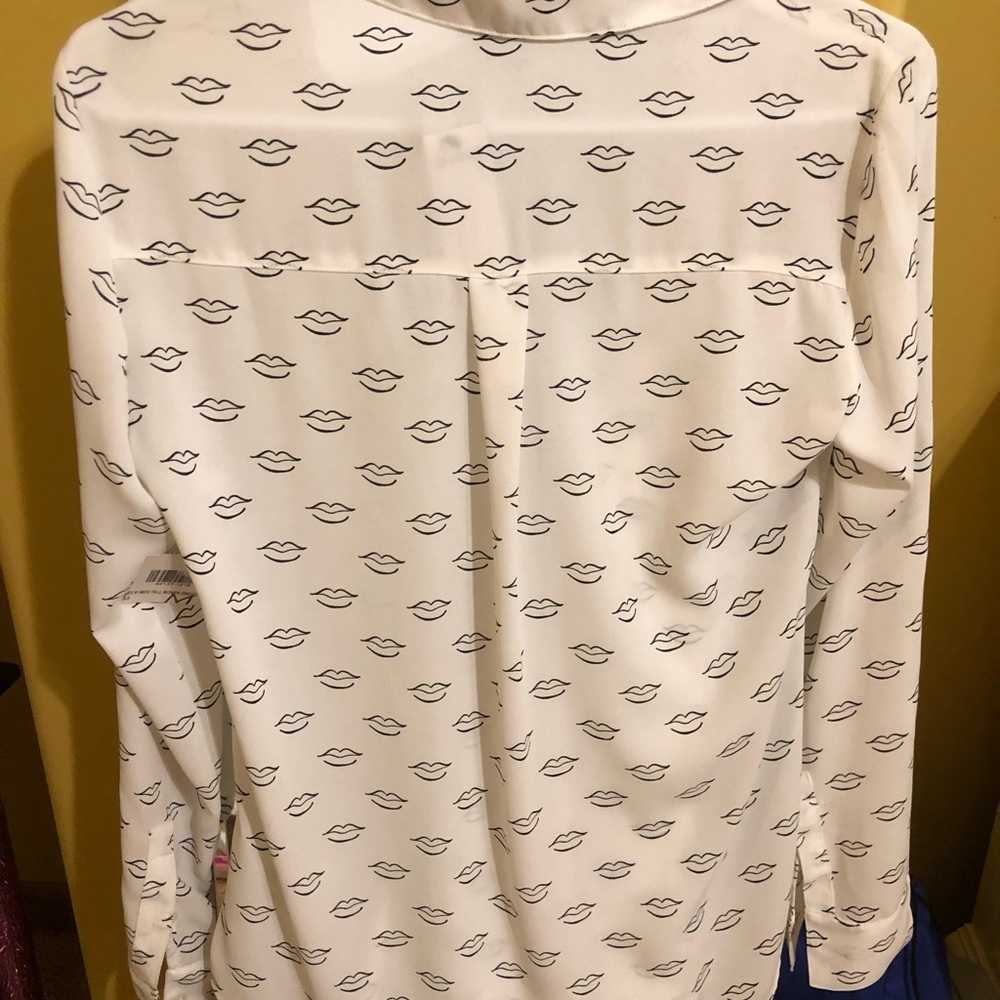 Express button down - Picture 3 of 3